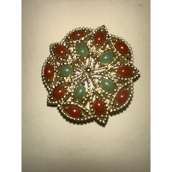 BEAUTIFUL VINTAGE SARAH COVENTRY GOLD TONE MULTICOLORED BROOCH - Picture 2 of 3